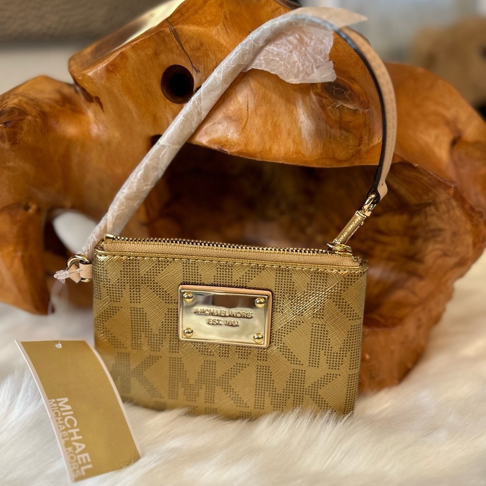 Michael Kors jet set gold wristlet